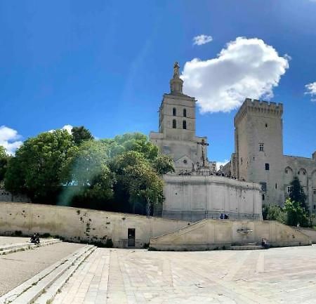 Appartement Aux Pieds Du Palais Des Papes. Avignon Luaran gambar